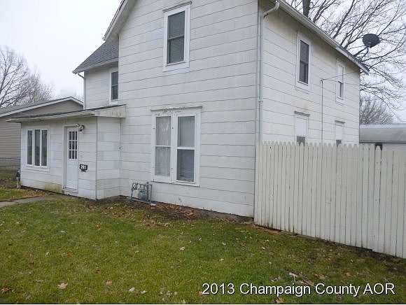 W Bowyer St, Bement, IL 61813 