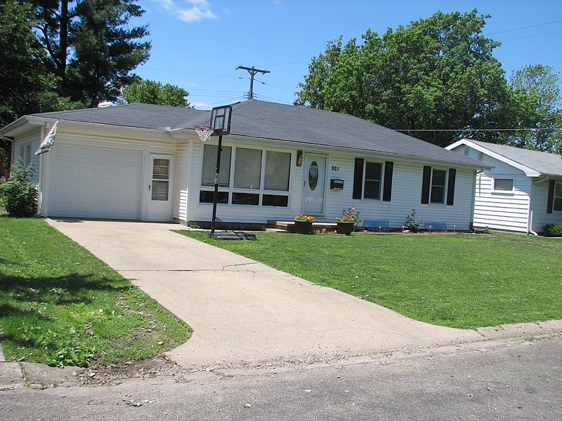 17Th, Mattoon, IL 61938 