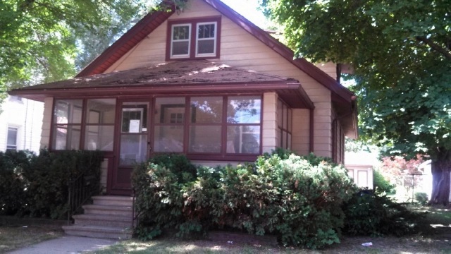 317 W Chamberlin St, Dixon, IL 61021 