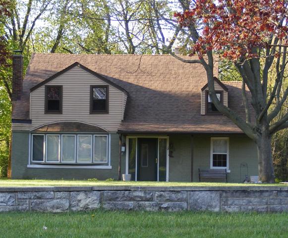 483 E Crystal Lake Ave, Crystal Lake, IL 60014 