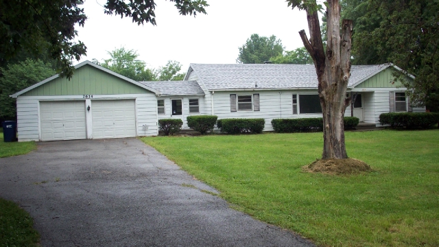 2614 Benton Rd, Mount Vernon, IL 62864 