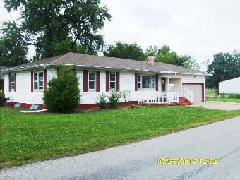 1100 N Whitman Dr, Marion, IL 62959 