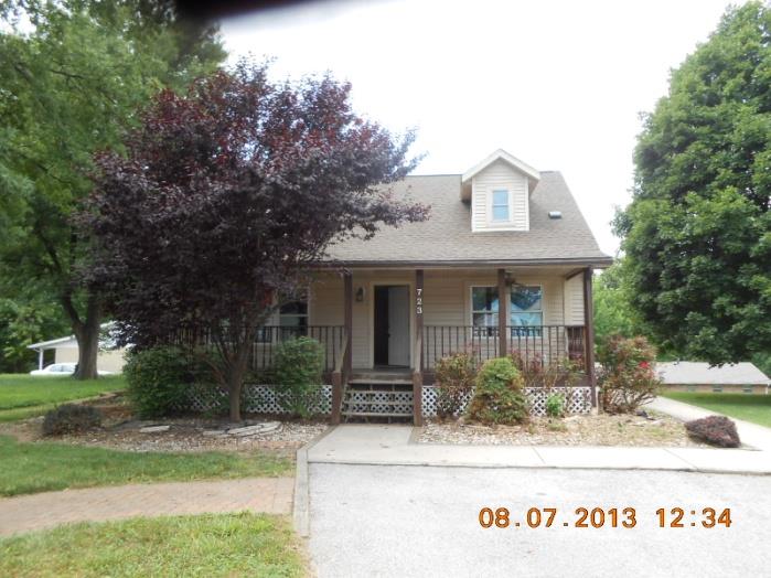 723 St Clair Ave, Collinsville, IL 62234 
