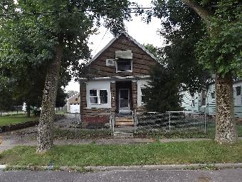 2130 W Millman St, Peoria, IL 61605 