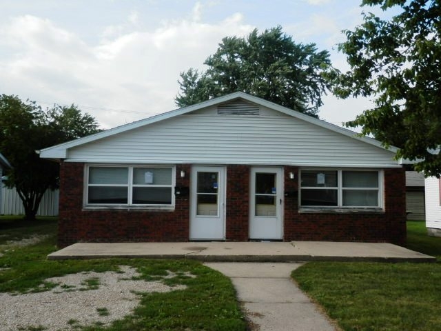 619-621 W Grant Ave, Pontiac, IL 61764 