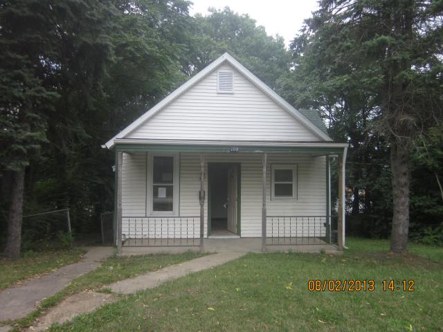 109 Packard St, Bloomington, IL 61701 