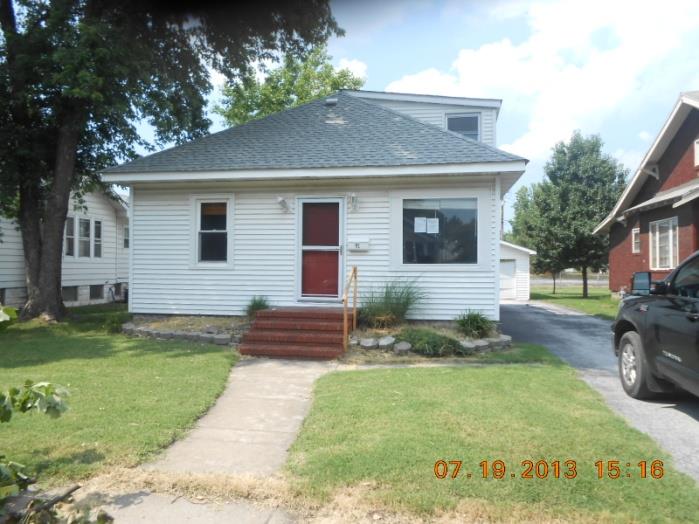 41 Harnett Ave, Wood River, IL 62095 