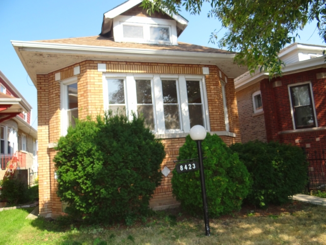 8423 S Hermitage Ave, Chicago, IL 60620 