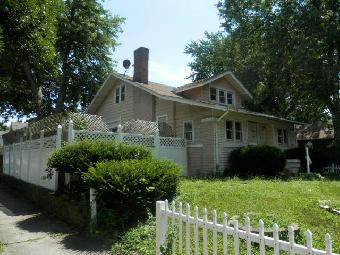 404 S Evergreen Ave, Kankakee, IL 60901 