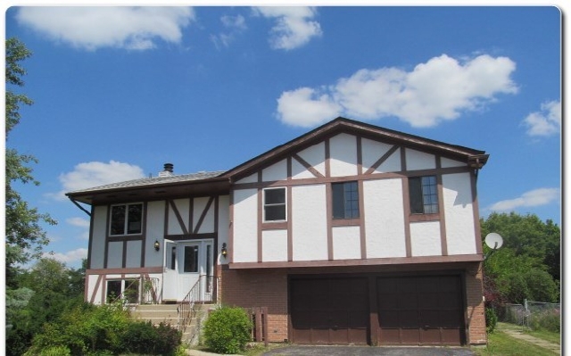 4291 Woodlake Dr, Hanover Park, IL 60133 