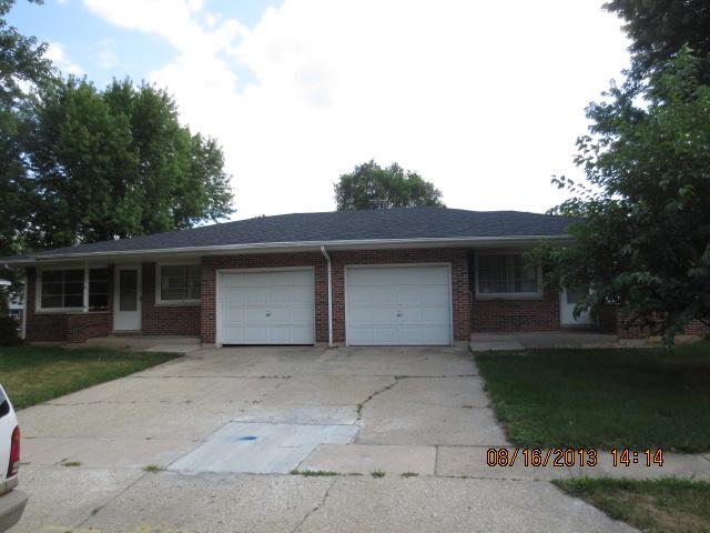 318-320 Phyllis Ave, Rochelle, IL 61068 