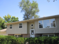 100 E Pineview Dr, Round Lake Park, IL 60073 