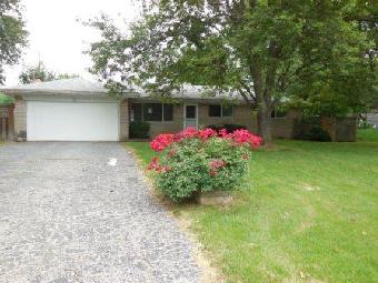 12 Lake Knolls Dr., Chatham, IL 62629 
