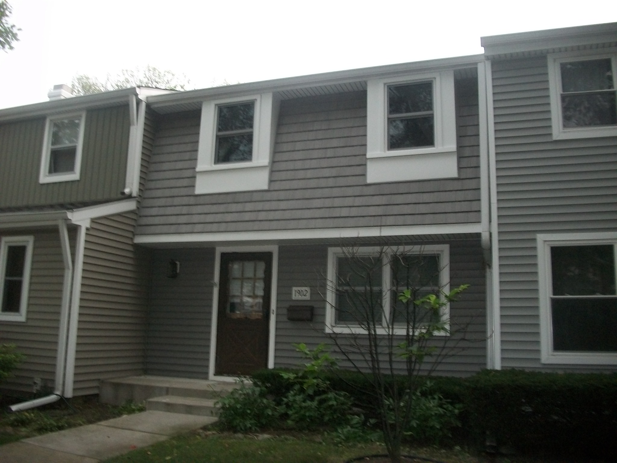 1902 Flintshire Drive, Schaumburg, IL 60194 