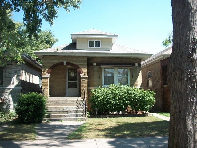 3139 Harvey Ave, Berwyn, IL 60402 