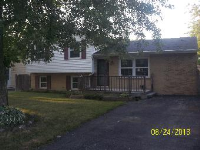 440 Robinhood Dr, Aurora, IL 60505 