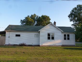 623 N East St, Carlinville, IL 62626 
