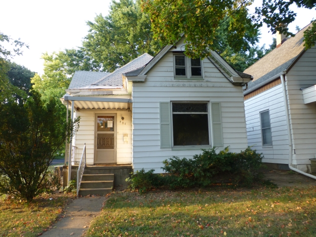 701 E Forrest Hill Ave, Peoria, IL 61603 