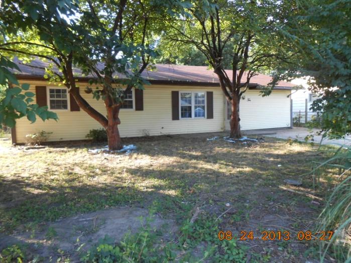 10 Leonard Drive, Cahokia, IL 62206 