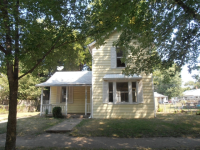 1205 Caroline St, Pekin, IL 61554 