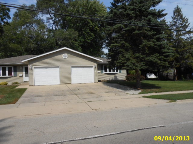 618 W Spring St, South Elgin, IL 60177 
