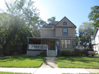 321 Lincoln Ave, Woodstock, IL 60098 