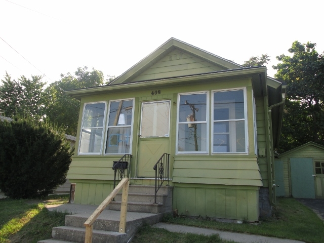 408 High Street, Aurora, IL 60505 