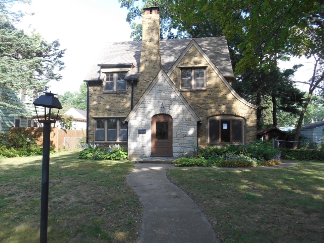 3441 Latham St, Rockford, IL 61103 