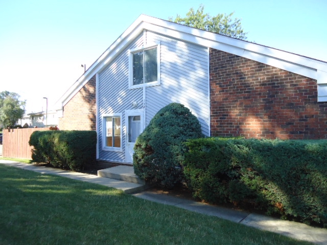 134 Jamestown Ln, Bolingbrook, IL 60440 