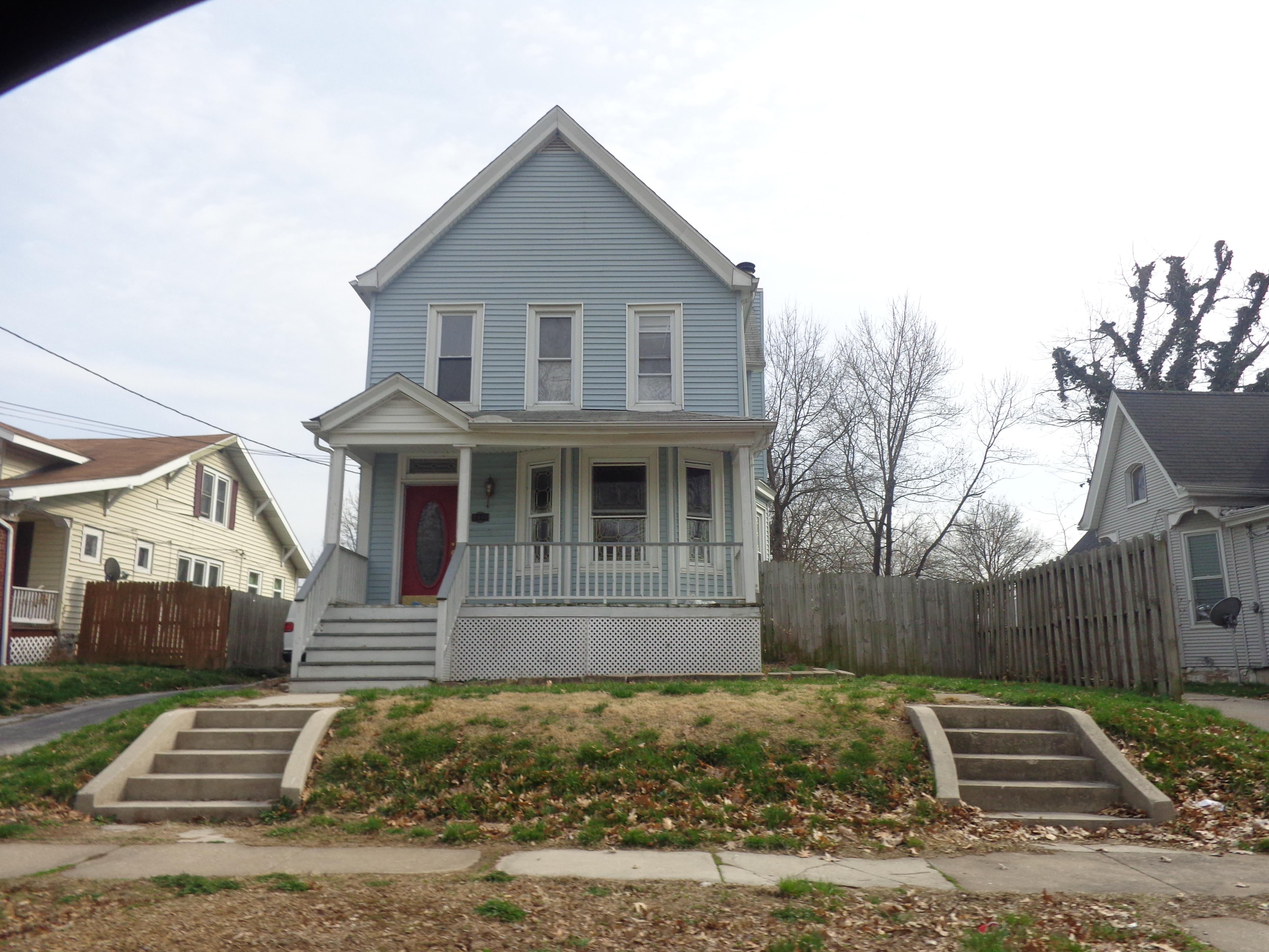 2441 Sanford Avenue, Alton, IL 62002 