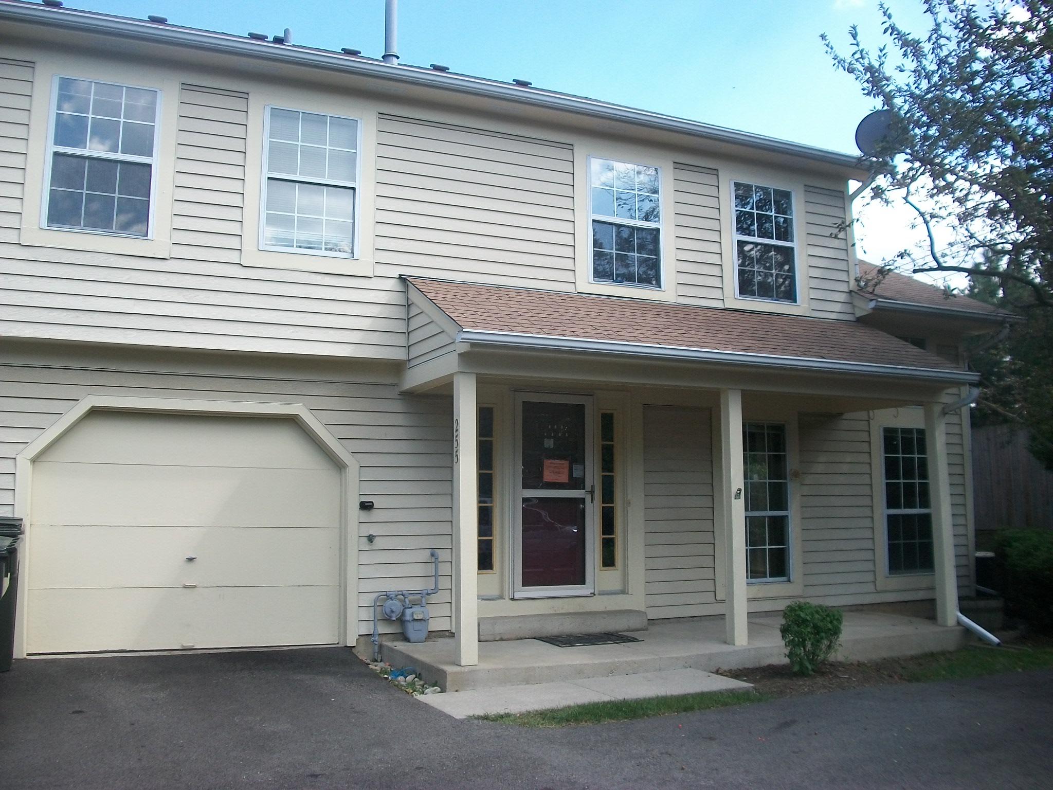 255 Acorn Dr, Streamwood, IL 60107 