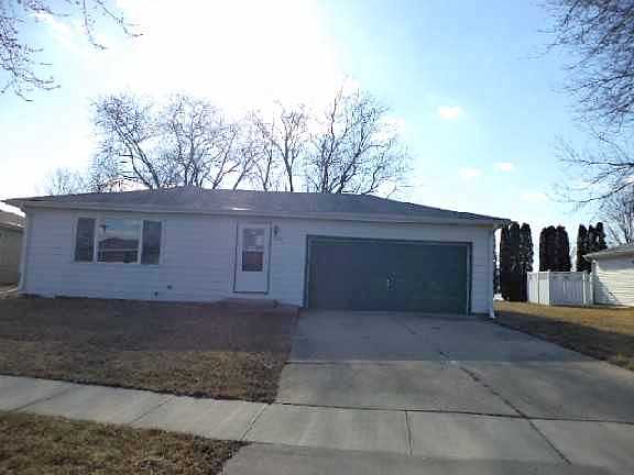 Sunnymeade Dr, Rochelle, IL 61068 
