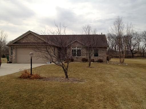 Rood, Kingston, IL 60145 