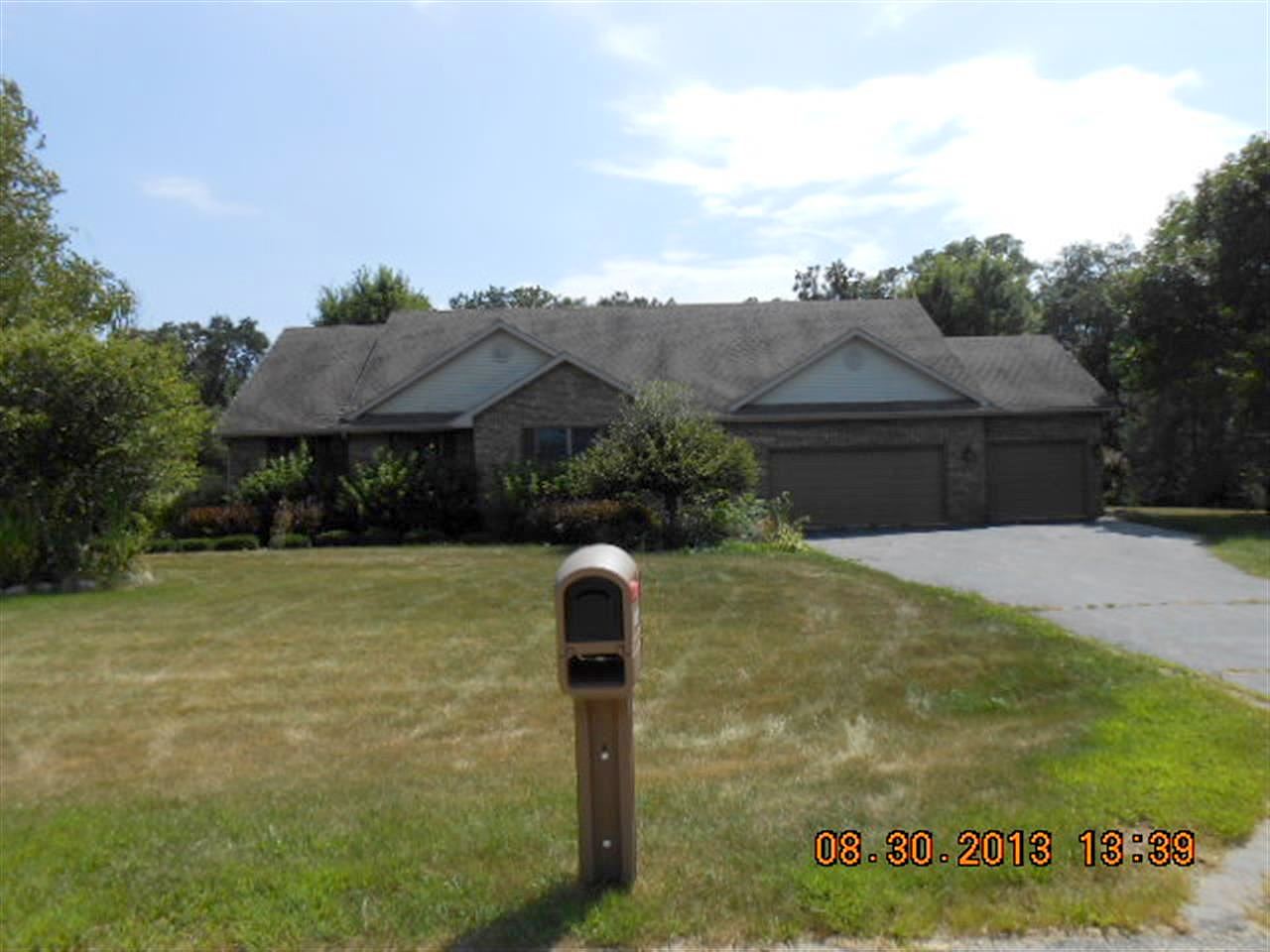 Charissas, Roscoe, IL 61073 