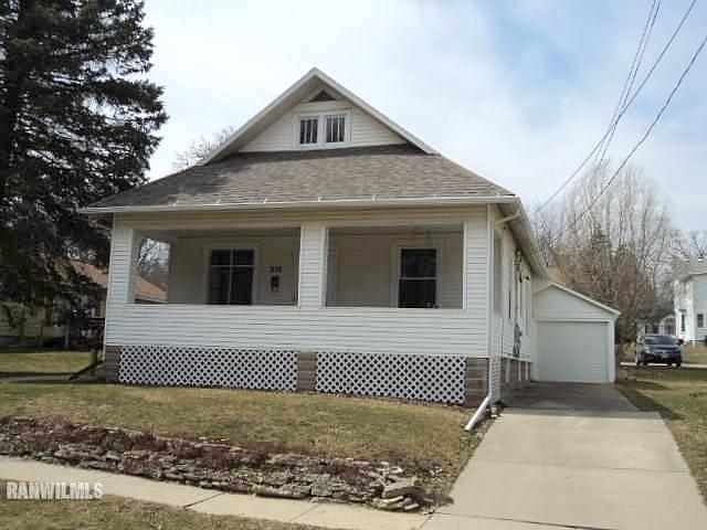 N Fairview Ave, Freeport, IL 61032 