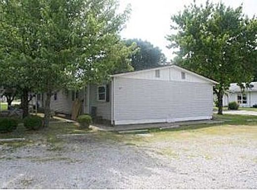 East Drive, Marissa, IL 62257 