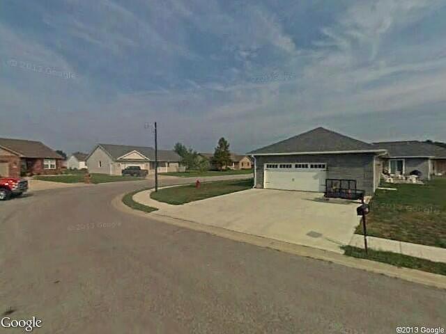 Wren Dr, Highland, IL 62249 