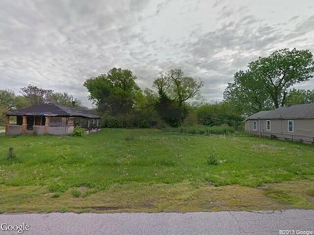 Russell, East Saint Louis, IL 62207 