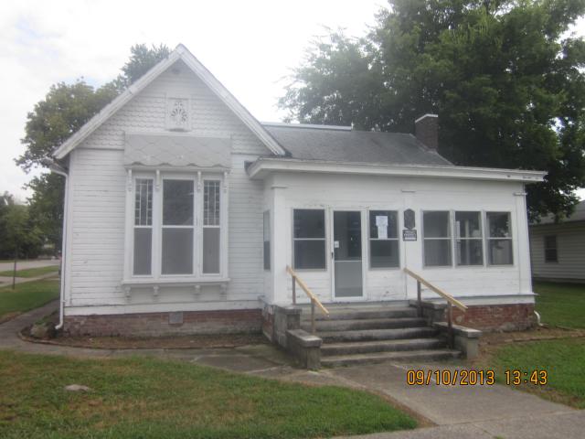 822 Ferry St, Metropolis, IL 62960 