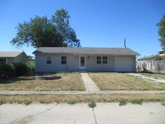 210 8th St E, Milan, IL 61264 