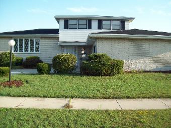 744 E 194th St, Glenwood, IL 60425 