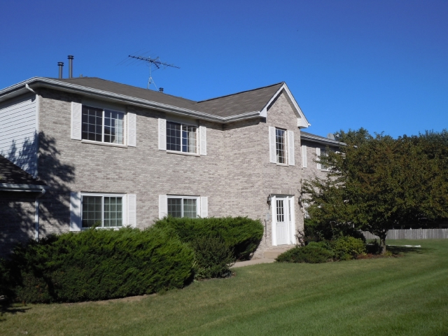 345 Stonington Pl, South Elgin, IL 60177 