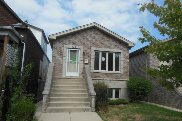 824 E 89th St, Chicago, IL 60619 