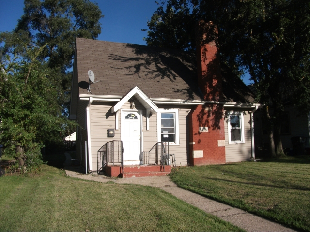 511 S Lewis Avenue, Waukegan, IL 60085 