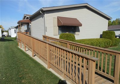 79 Begonia Dr., Matteson, IL 60443 