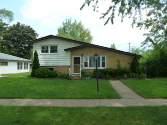 30 6th St, Wheeling, IL 60090 