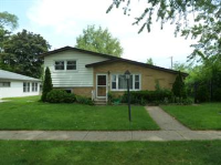 30 6th St, Wheeling, IL 60090 