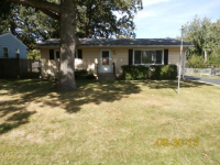 1918 W Indian Ridge Dr, Mchenry, IL 60050 