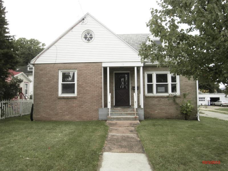 10 W Hitt St, Mount Morris, IL 61054 