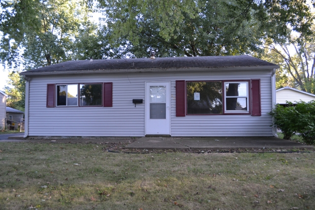 27 Ridgeway Dr, Decatur, IL 62521 